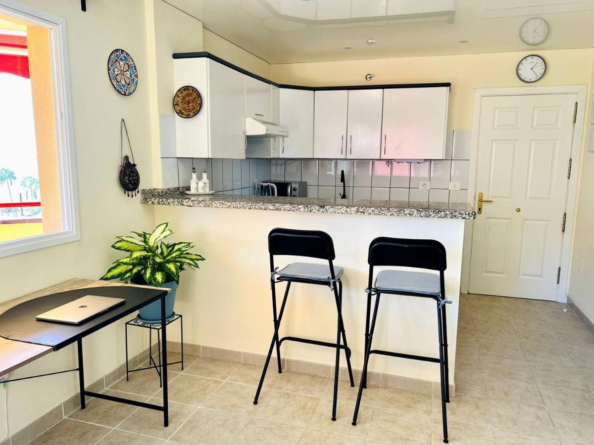 Ferienwohnung Cozy Beachfront Flat With Pool & Panoramic Sea View Terrace Puerto de Santiago  Exterior foto